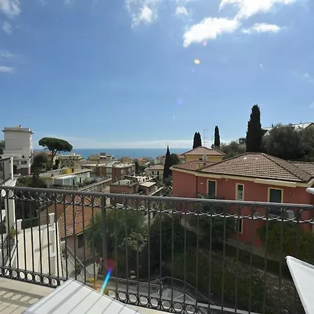 Luxury Con Garage Vista Mare Per 6 Persone Apartman Alassio