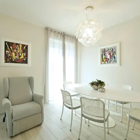 Apartment Luxury Con Garage Vista Mare Per 6 Persone Alassio