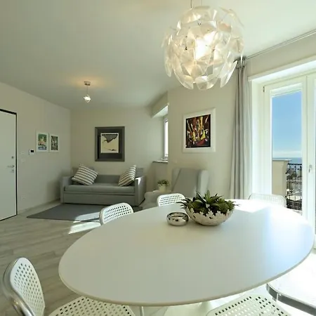 Apartment Luxury Con Garage Vista Mare Per 6 Persone