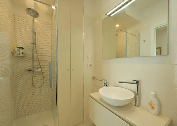 Luxury Con Garage Vista Mare Per 6 Persone * Alassio